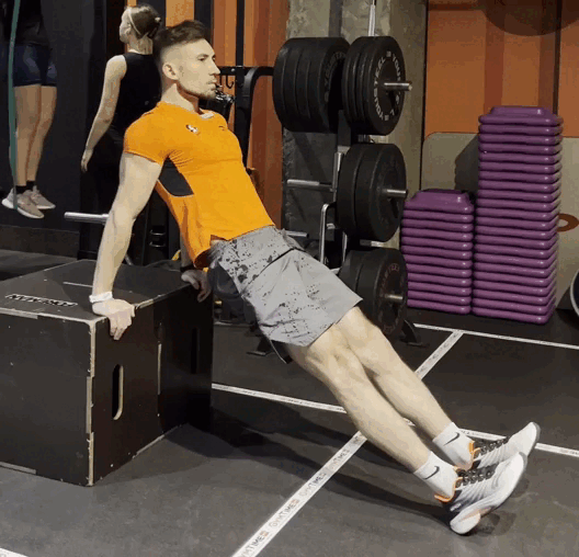 Обратные отжимания: чем отличаются от обычных, и как правильно делать – 4