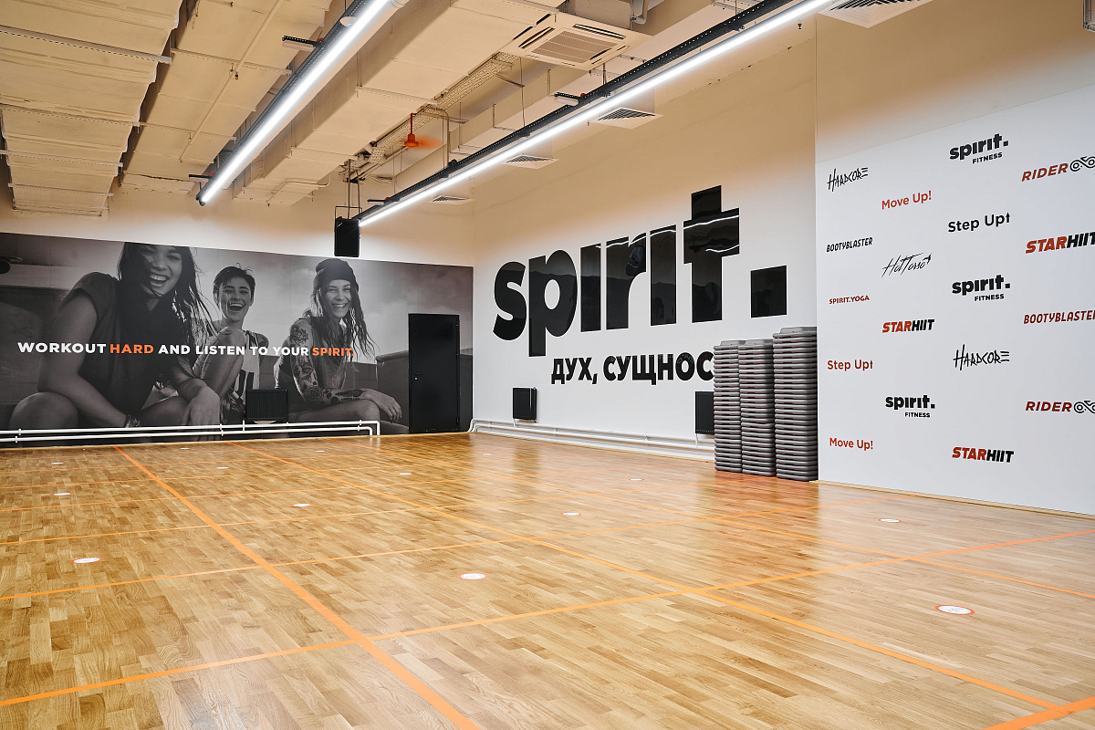 Клуб Spirit Fitness у метро Раменки в ТЦ 